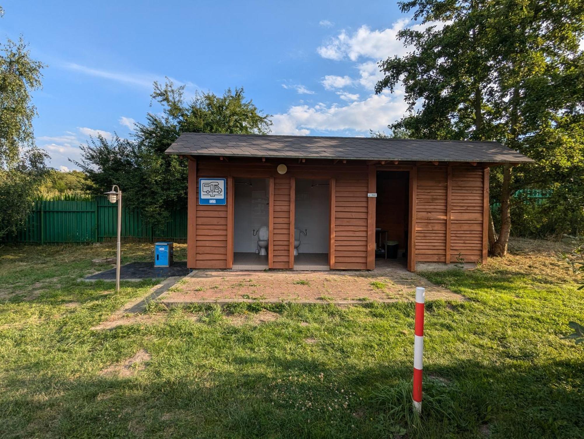 Zatoka Zablockich Osrodek Wypoczynkowy Hotel Жнин Екстериор снимка
