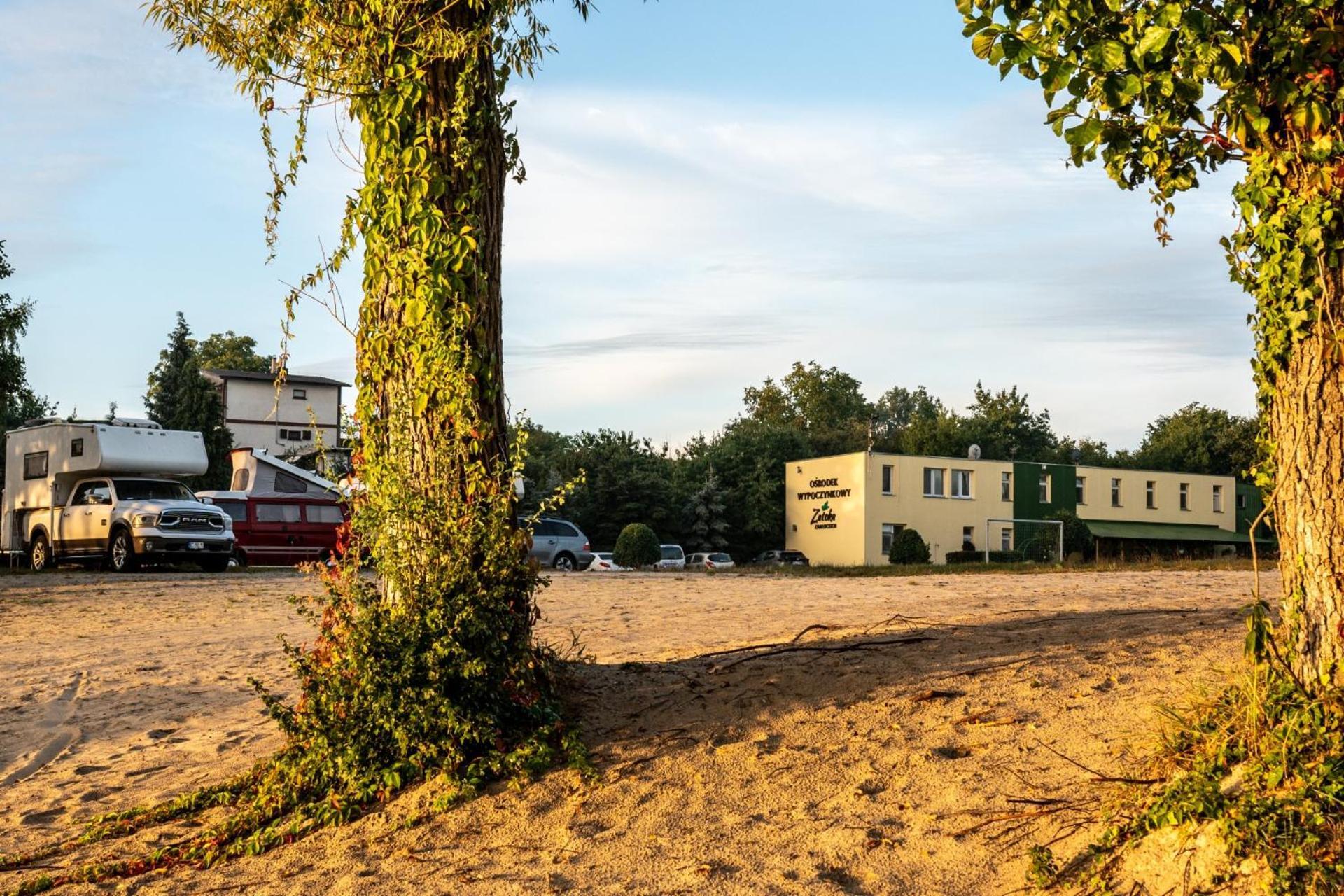 Zatoka Zablockich Osrodek Wypoczynkowy Hotel Жнин Екстериор снимка