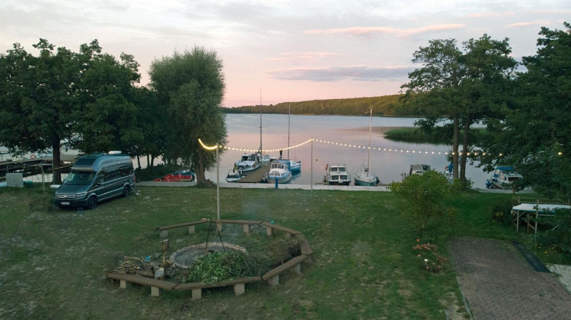 Zatoka Zablockich Osrodek Wypoczynkowy Hotel Жнин Екстериор снимка